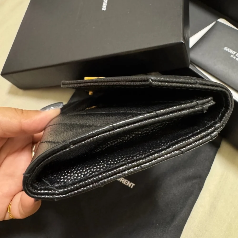 Yves Saint Laurent Monogramme Small Grain De Poudre Envelope Wallet - Picture 7 of 8